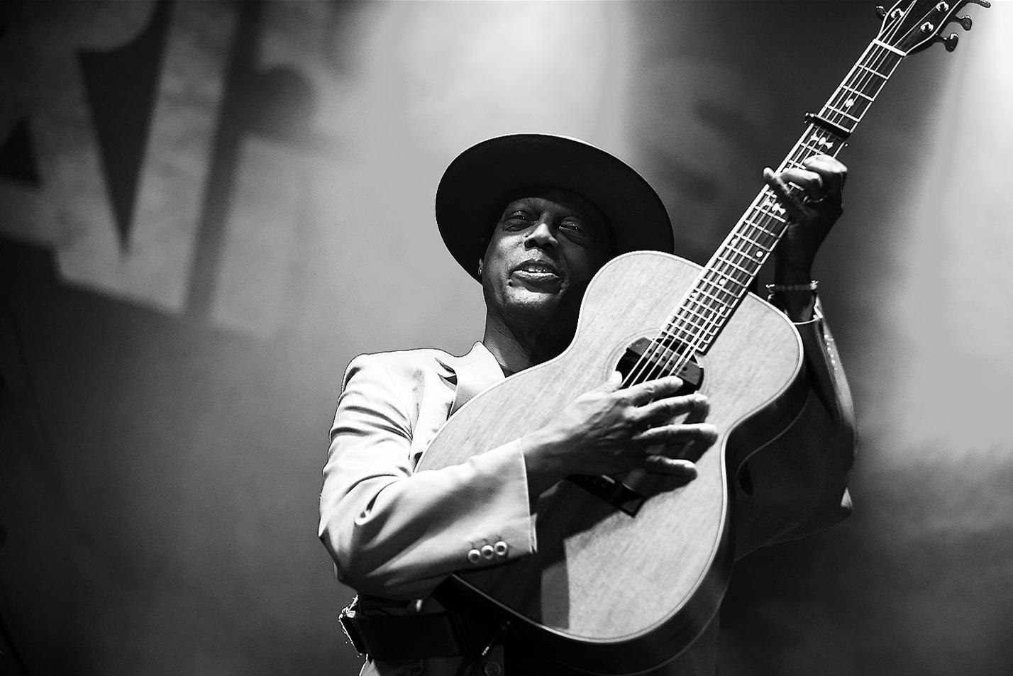 Eric Bibb3