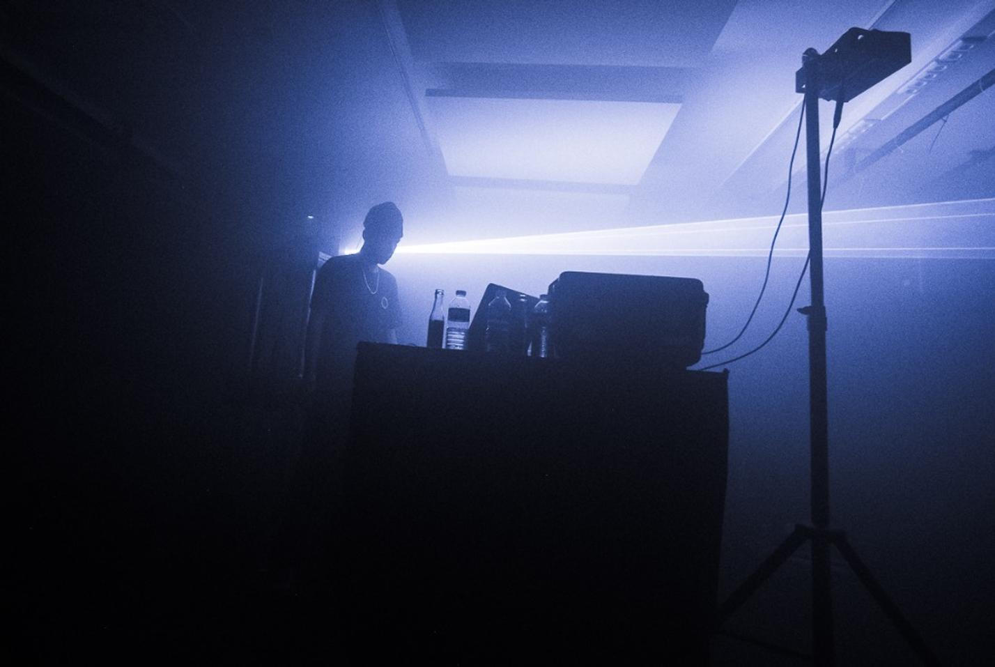 08_Nosaj Thing