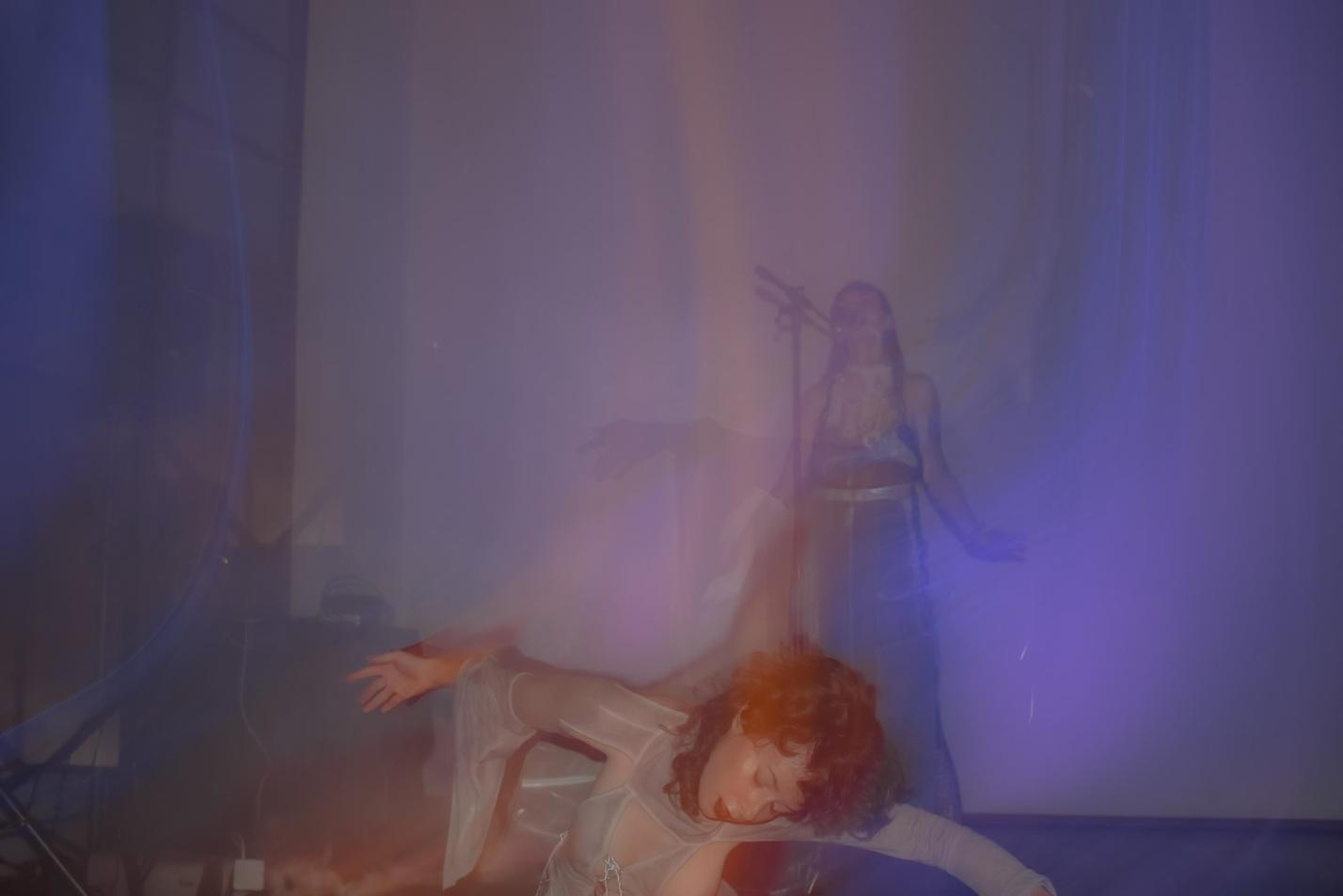 12-zora_lucent