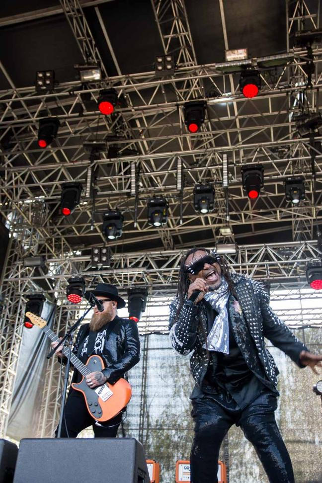skindred (1)