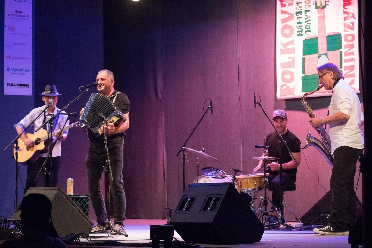 VÁCLAV KOUBEK BAND
