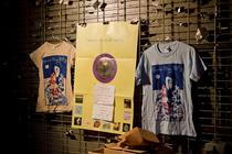 18_Bonnie_Prince_Billy_merch_25_07_2015_Arena_Viden