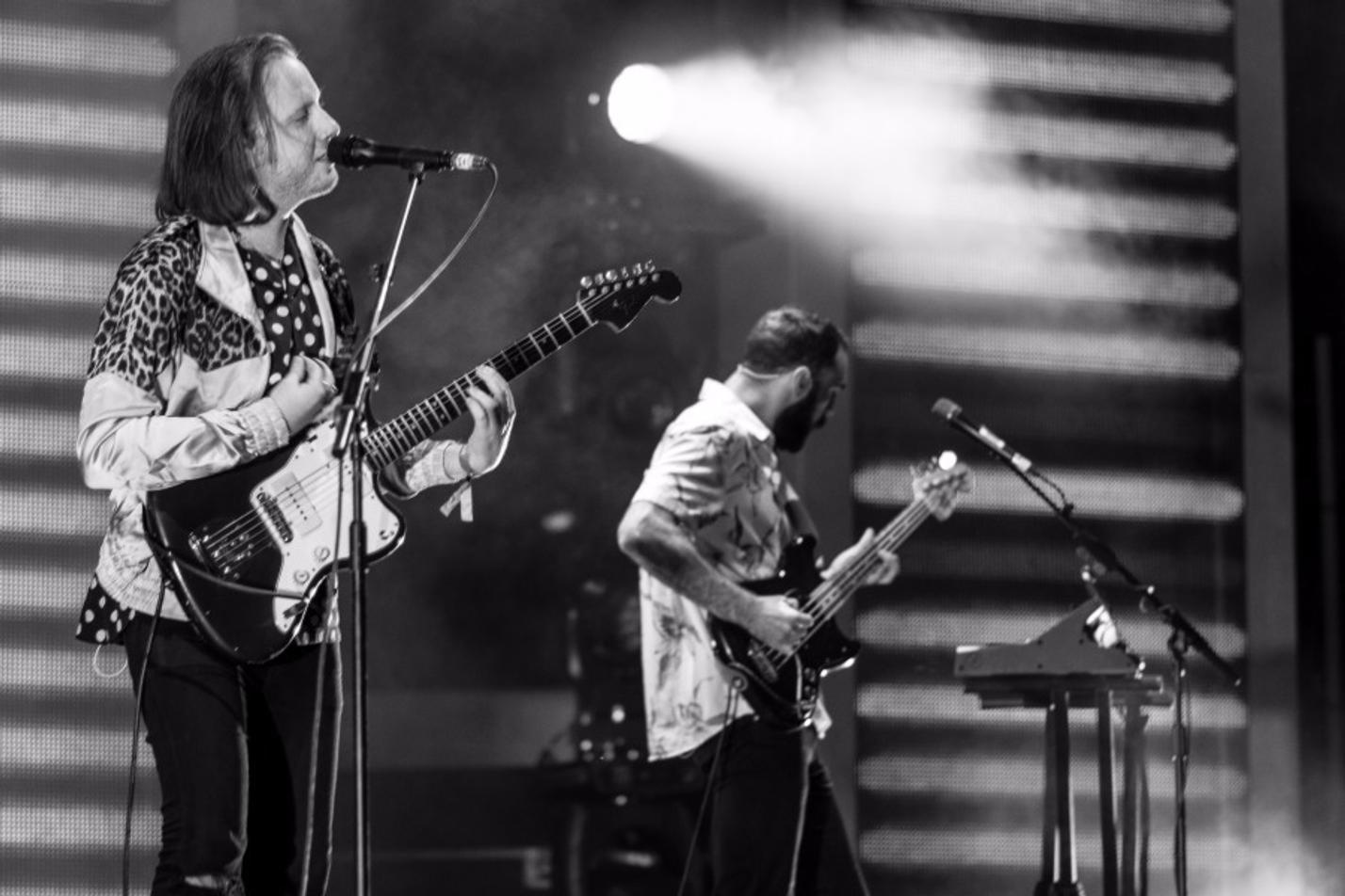 02_Two Door Cinema Club