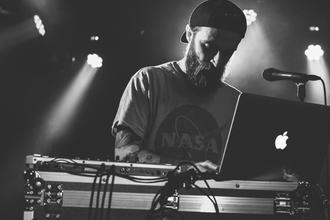02_Thomas Barrandon