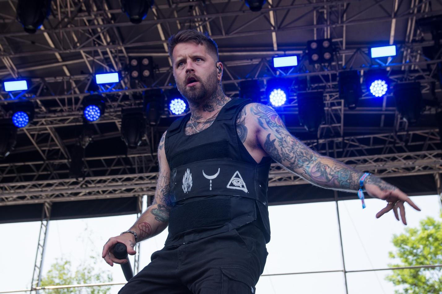bury tomorrow (2)