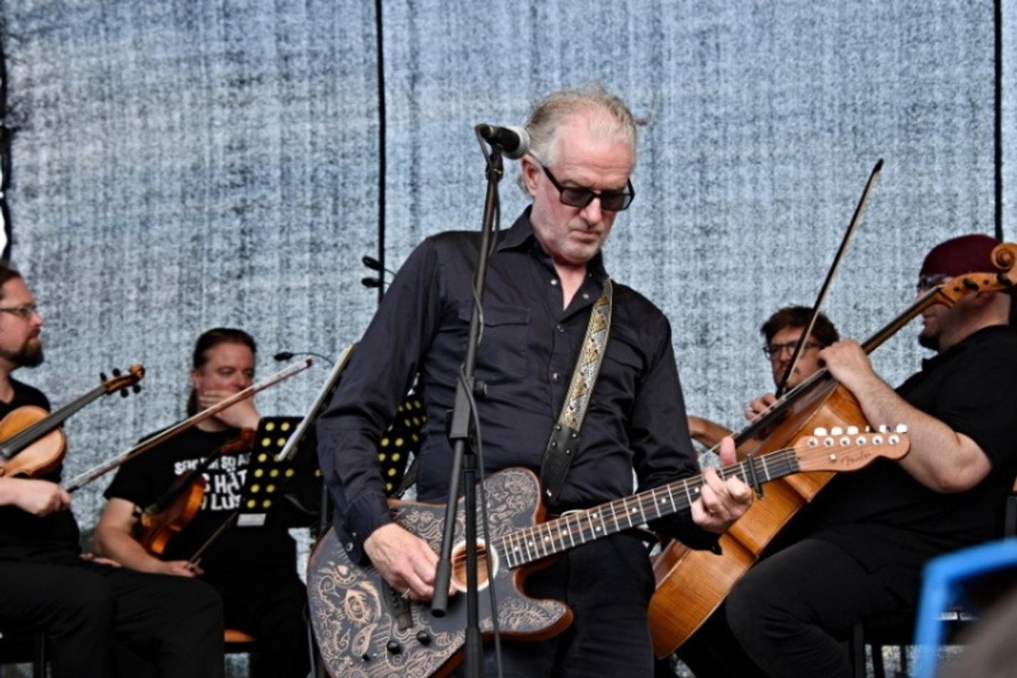 8-Mick Harvey + Amanda Acevedo