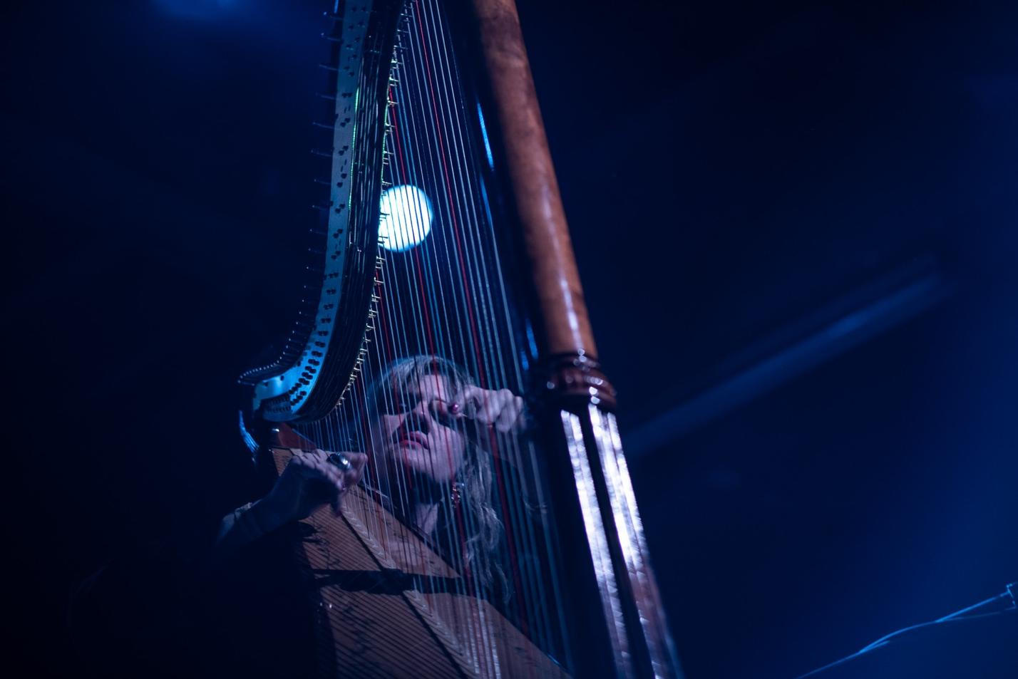 10_mary_lattimore_humming_amps_tt
