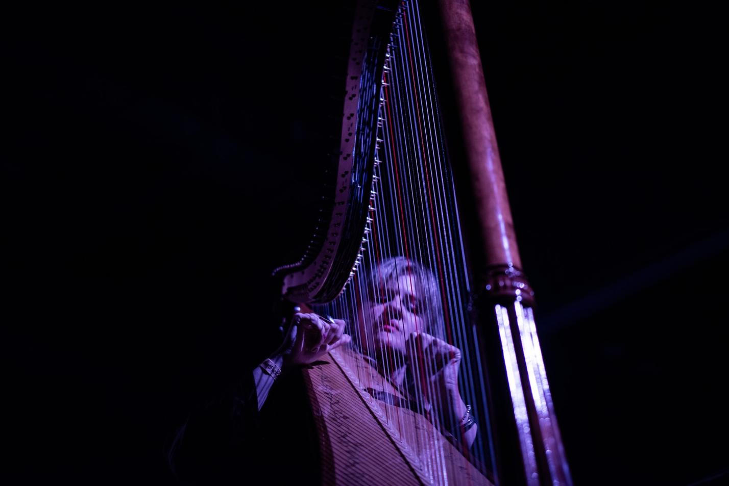 13_mary_lattimore_humming_amps_tt