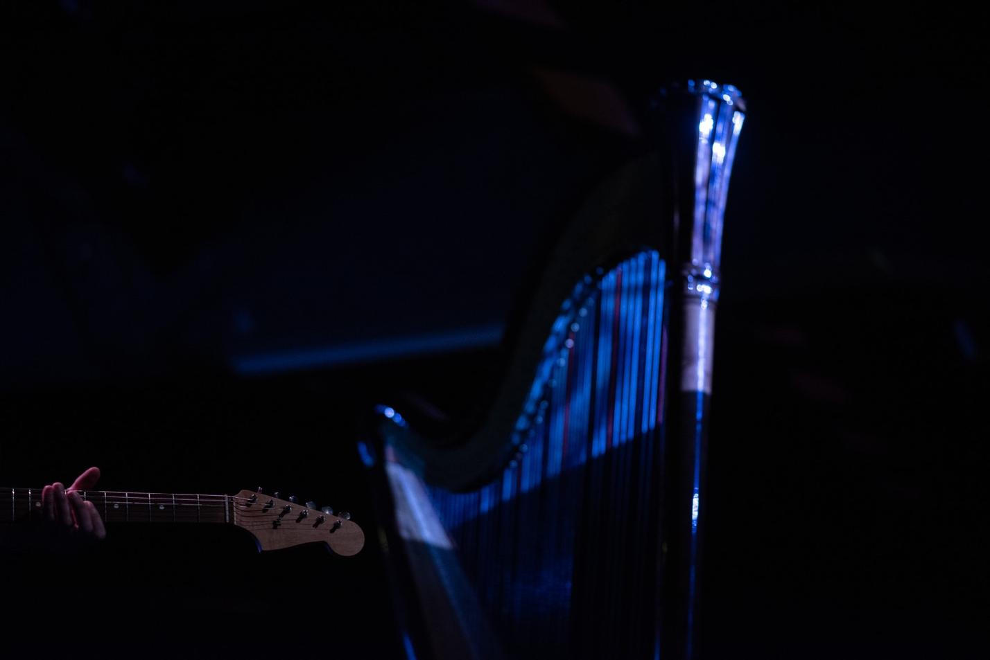 02_mary_lattimore_humming_amps_tt