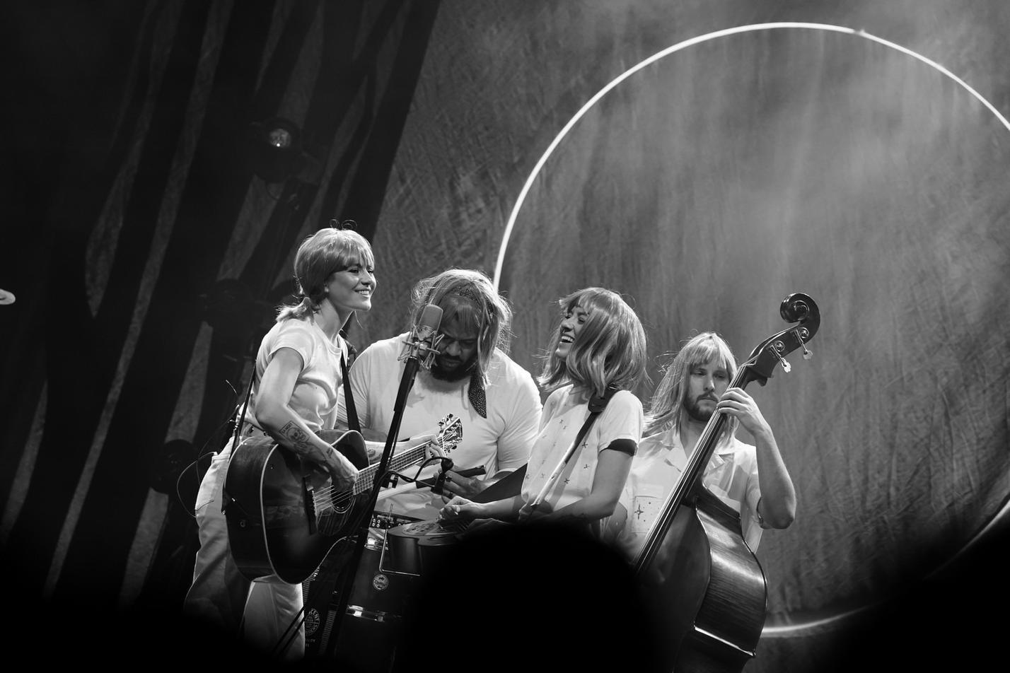 Larkin Poe_05