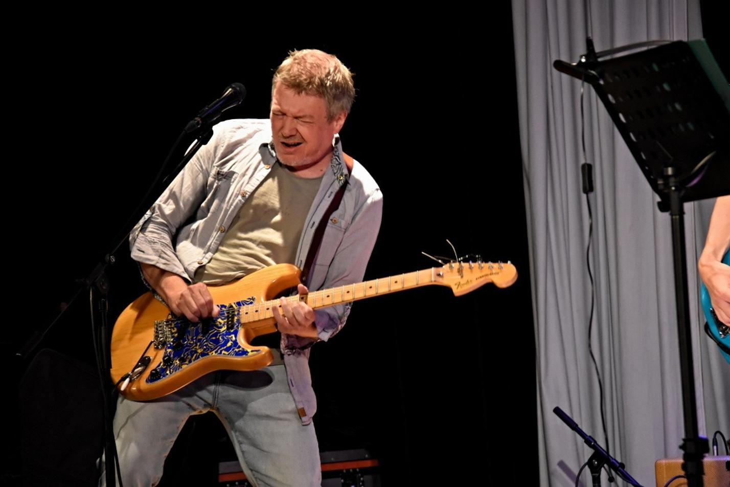 23-Band Of Heysek+Phil Shoenfelt