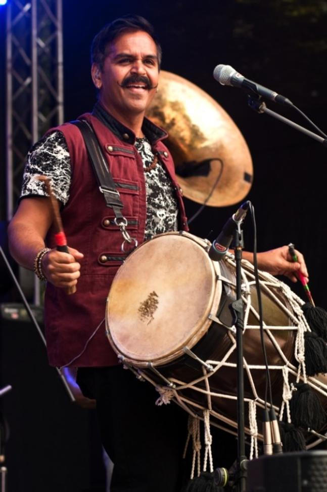 002RedBaraat