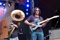 003RedBaraat