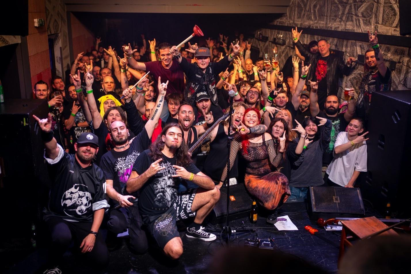 12_SaD_Band&Fans
