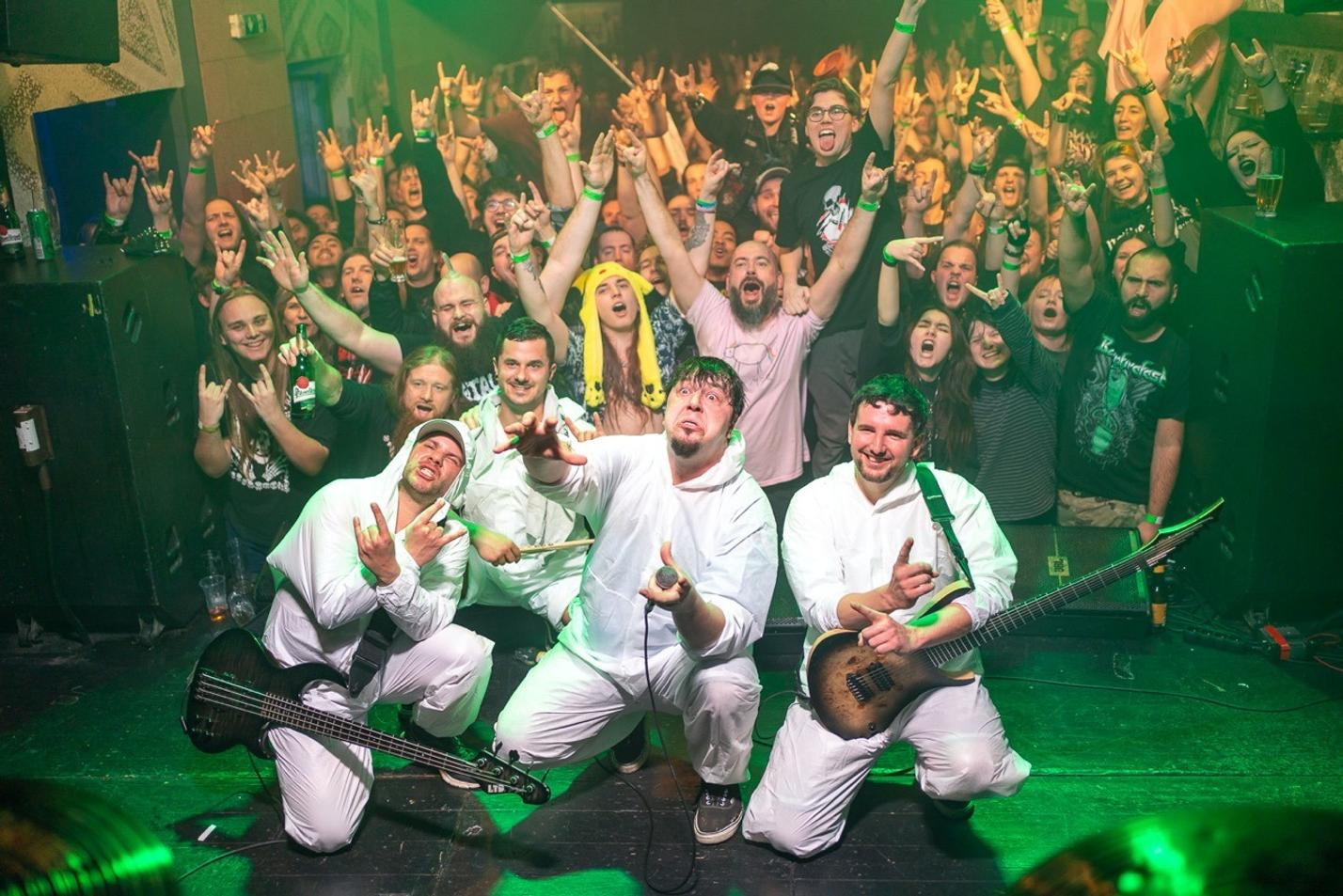 16_Gutalax_Banf&Fans