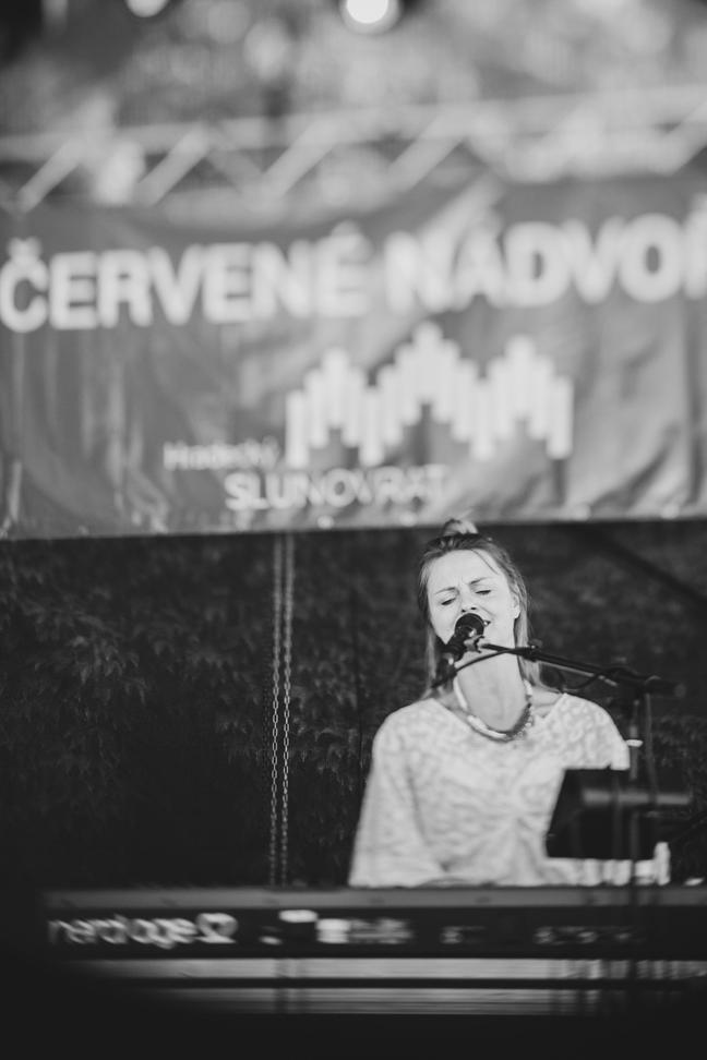 14 Bára Zmeková a kapela