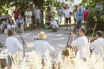 koncert kapely Lesní zvěř s Horňáckou muzikou Petra Mičky u pramene Aloiska (2019)
