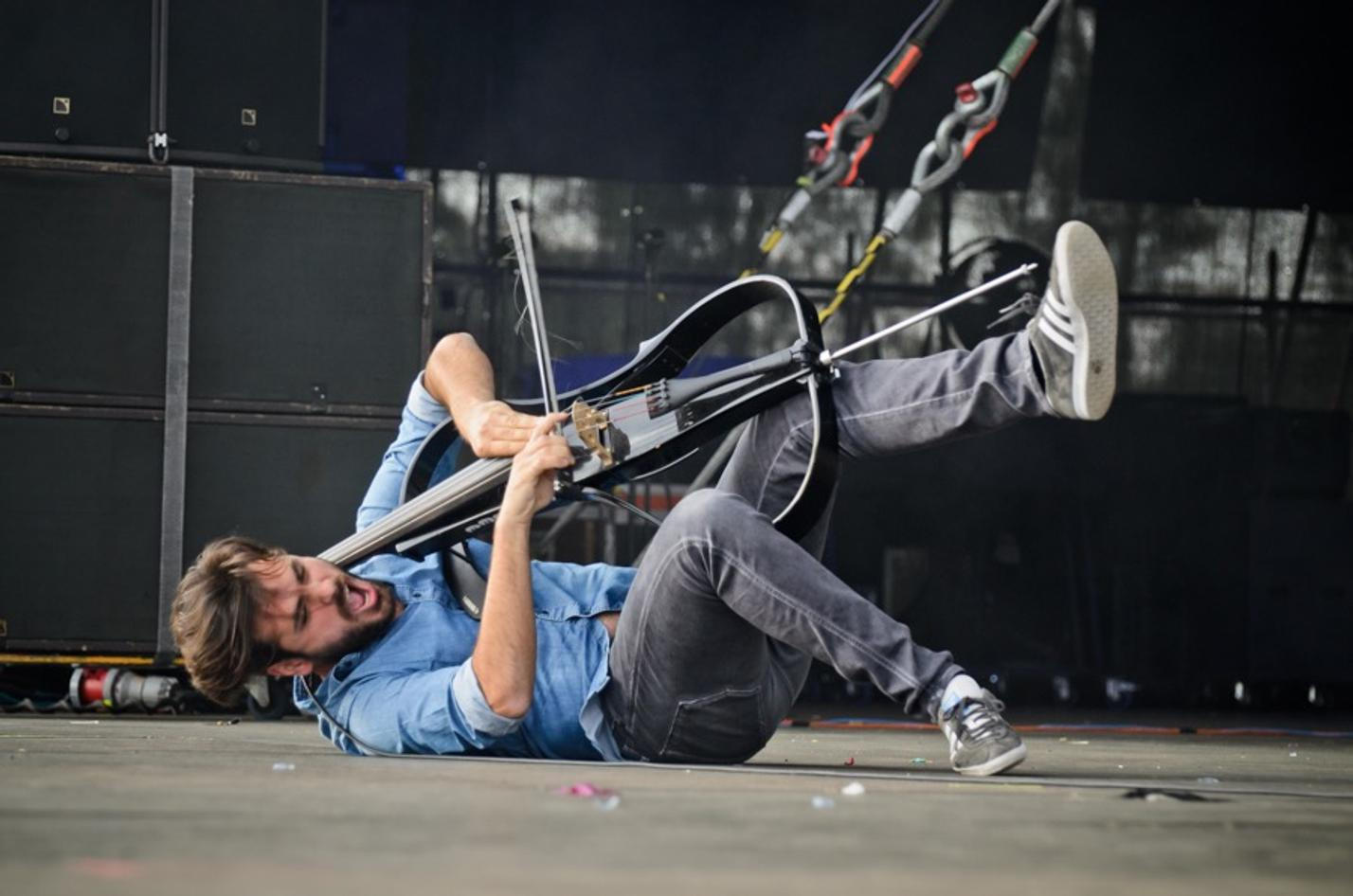 3268_2cellos