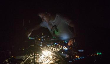 lunchmeat_ctvrtek_silhouette-2