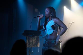 Queens D .Light2