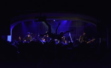 013_Touché Amoré