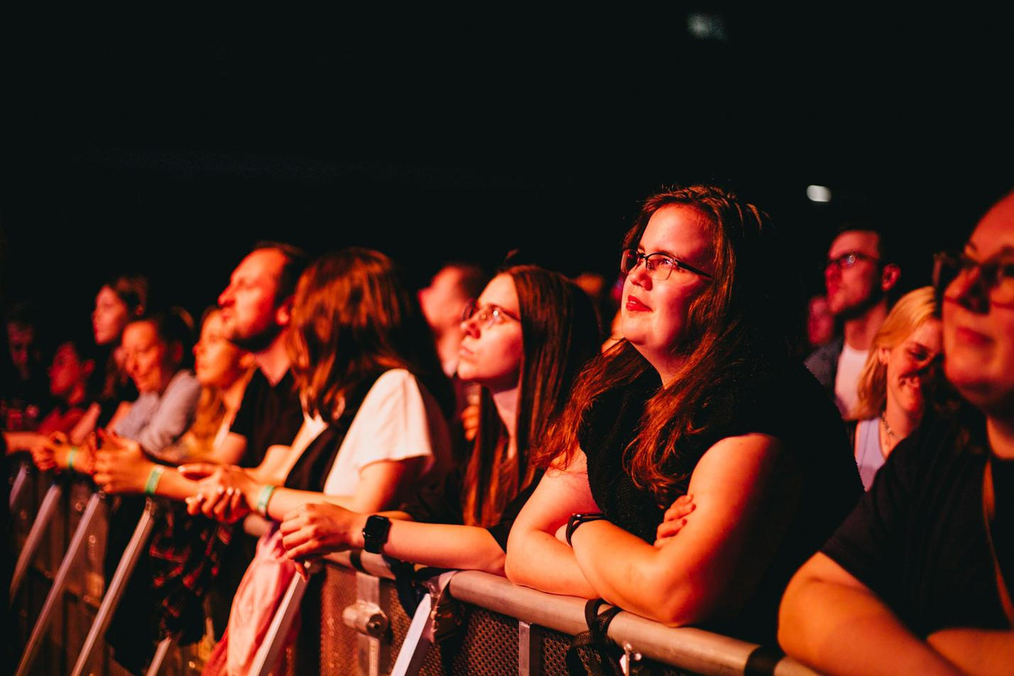 fans (8)