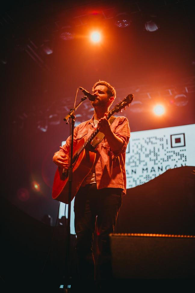 dan_mangan_prague