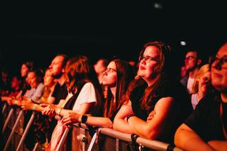 fans (8)