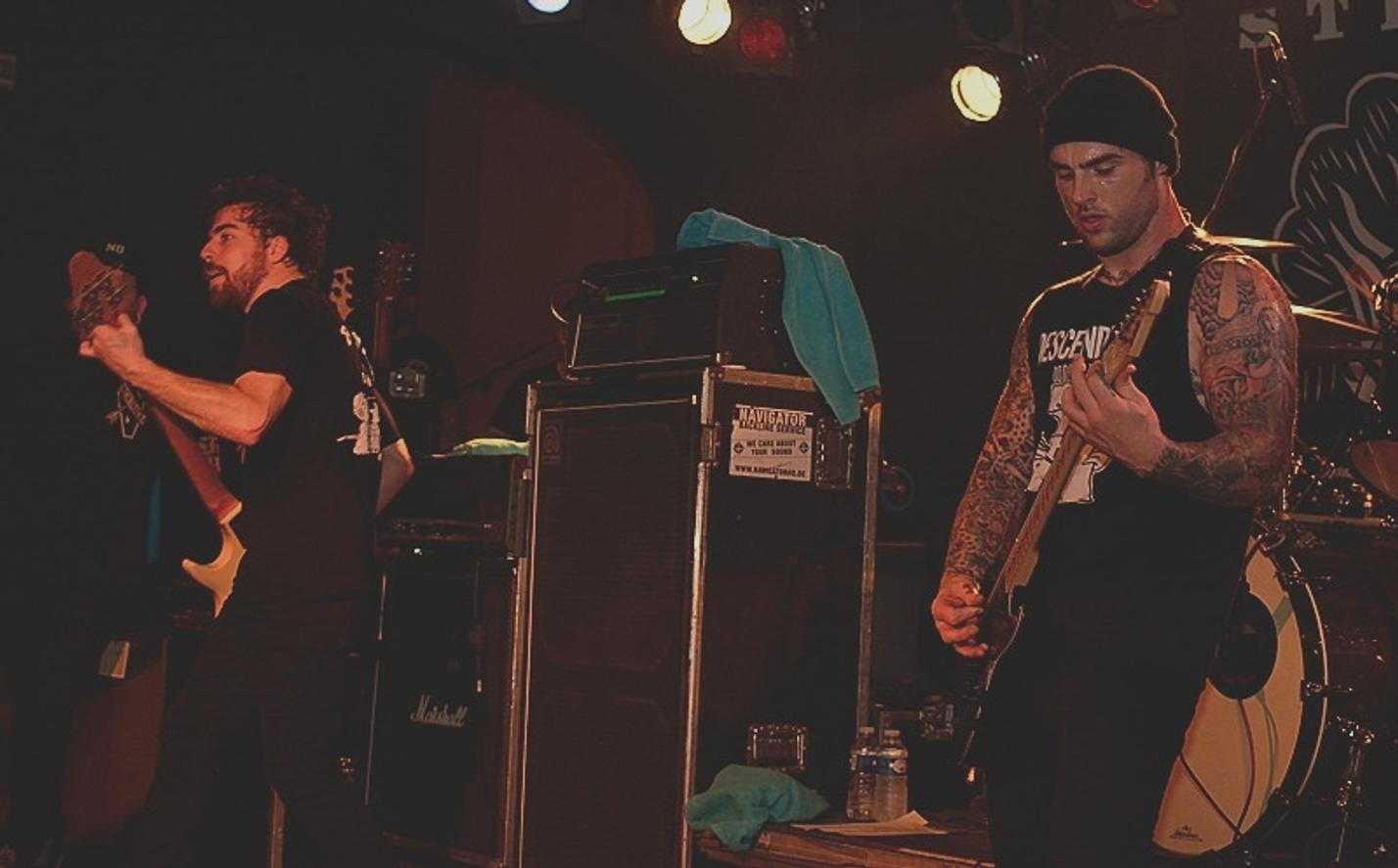 044_Stick to Your Guns