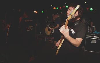 038_Stick to Your Guns (1)