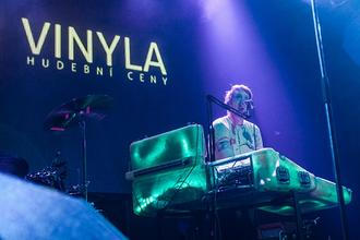 18vynila