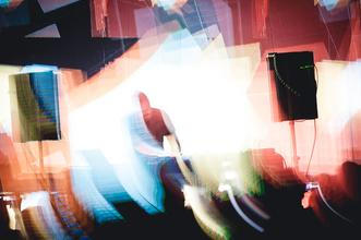 Com Truise (5)