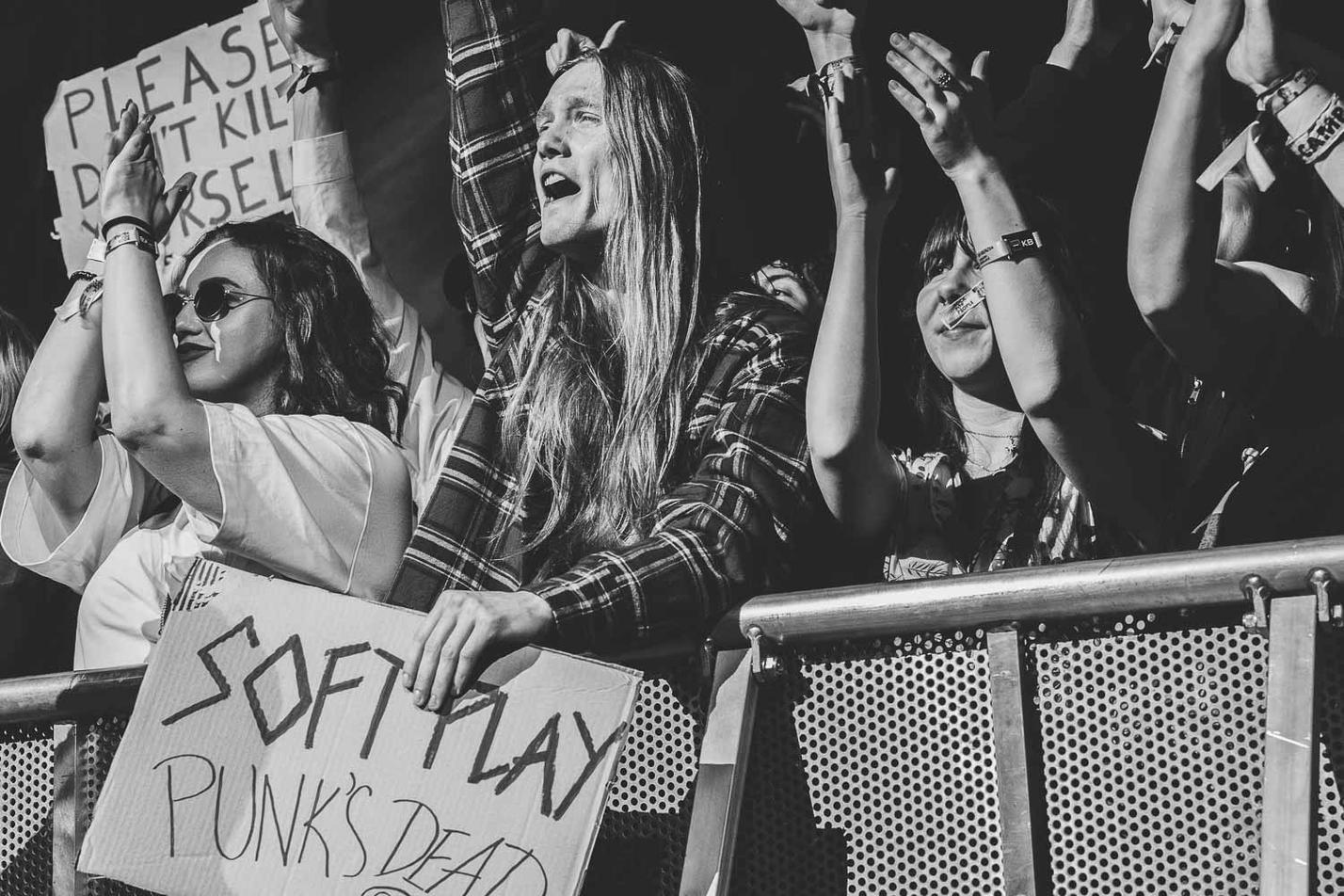 FANS (3) (3)