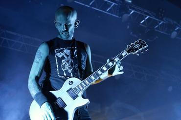 08_Rise Against