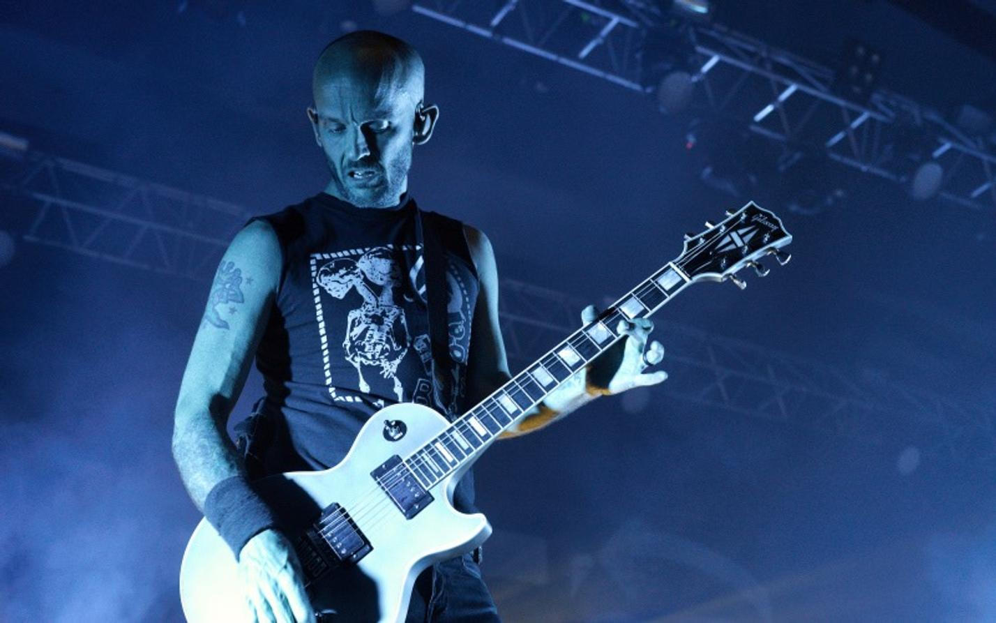 08_Rise Against