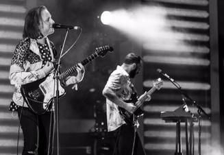 02_Two Door Cinema Club