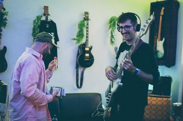 Madhouse ve studiu 1 (1)