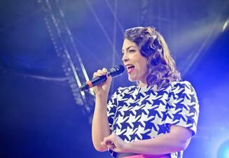 2777_caro_emerald