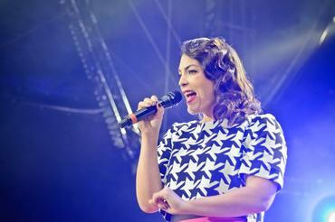 2777_caro_emerald