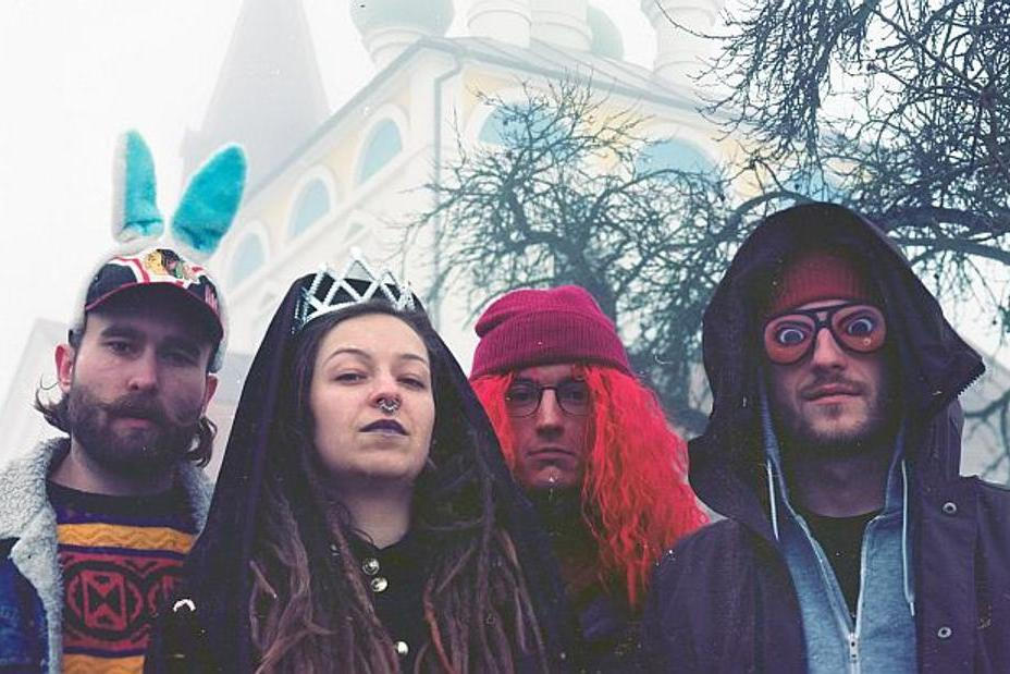 fullmoonzine.cz