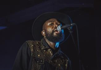 young fathers_-11