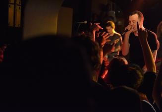 2_Touche Amore