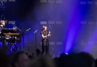 06_Chvrches