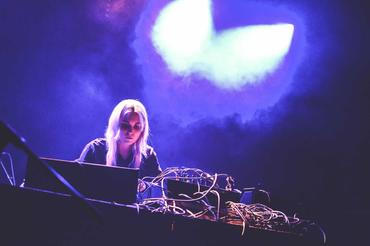 Puce Mary 3