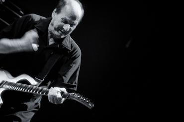 Adrian Belew 6