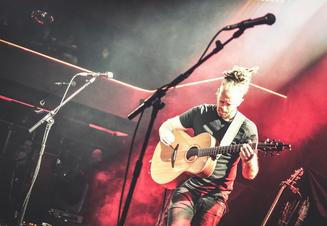 Newton Faulkner 1 (1)