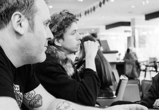 02 Michal robi rozhovor s Holy Motors.