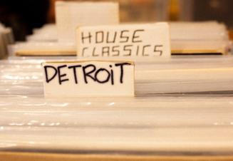 05 Aj Detroit.
