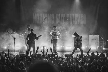 Nothing But Thieves6