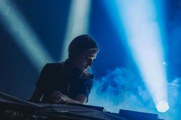 09_Nora En Pure